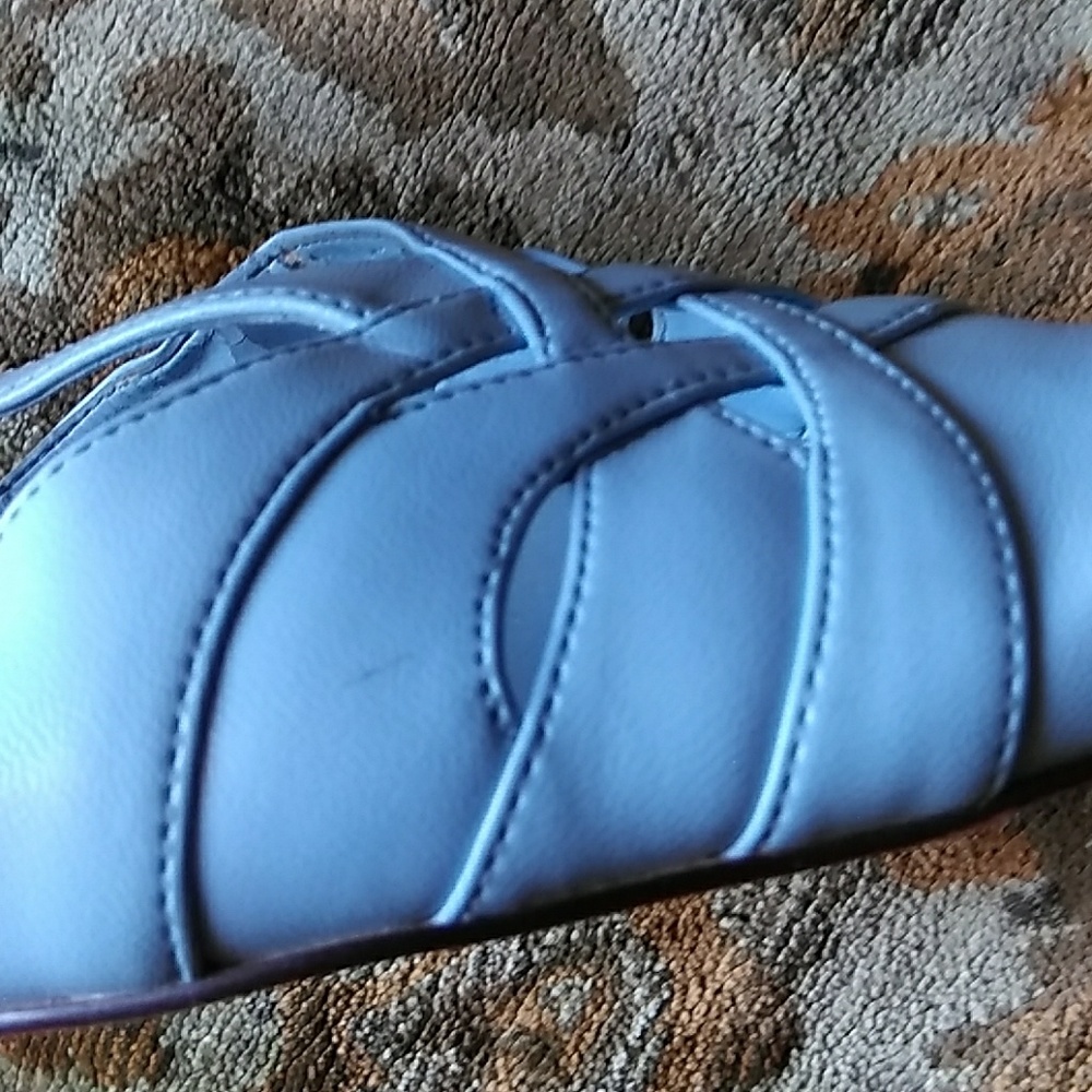 Shoes - Picture 4 of 4